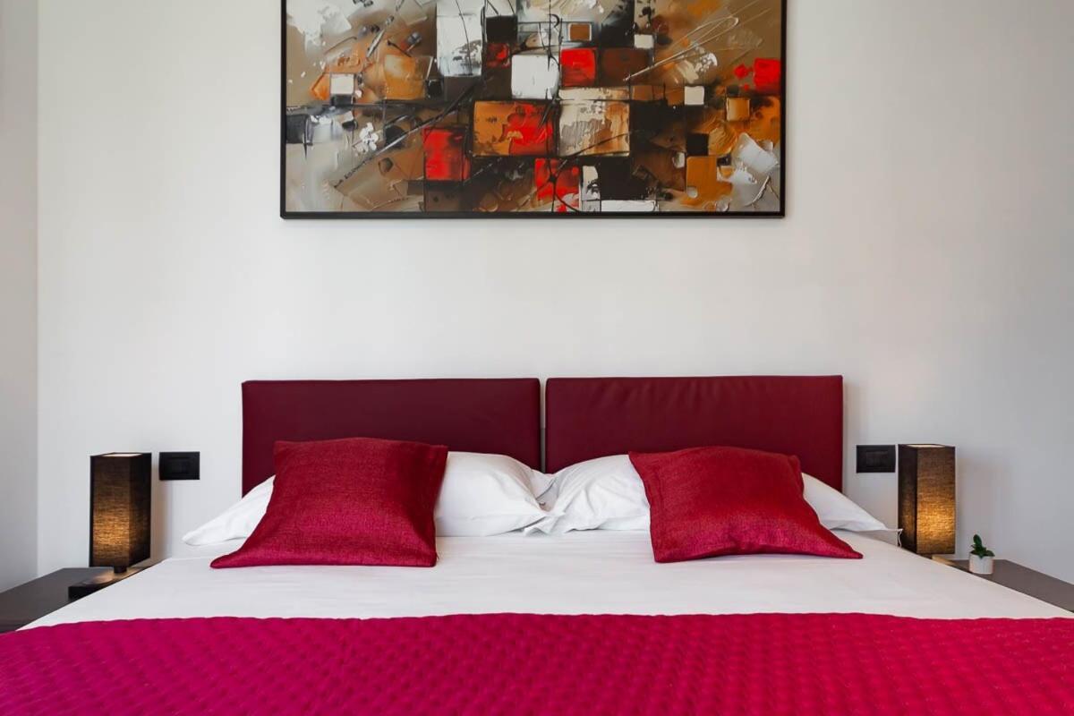 Apartment Free Parking Besta 10 Minutes Away Private Terrace And Garden View Milan