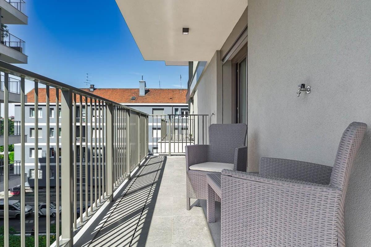 Free Parking Besta 10 Minutes Away Private Terrace And Garden View Milan