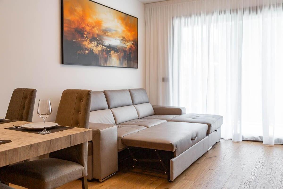 Free Parking Besta 10 Minutes Away Private Terrace And Garden View Milan