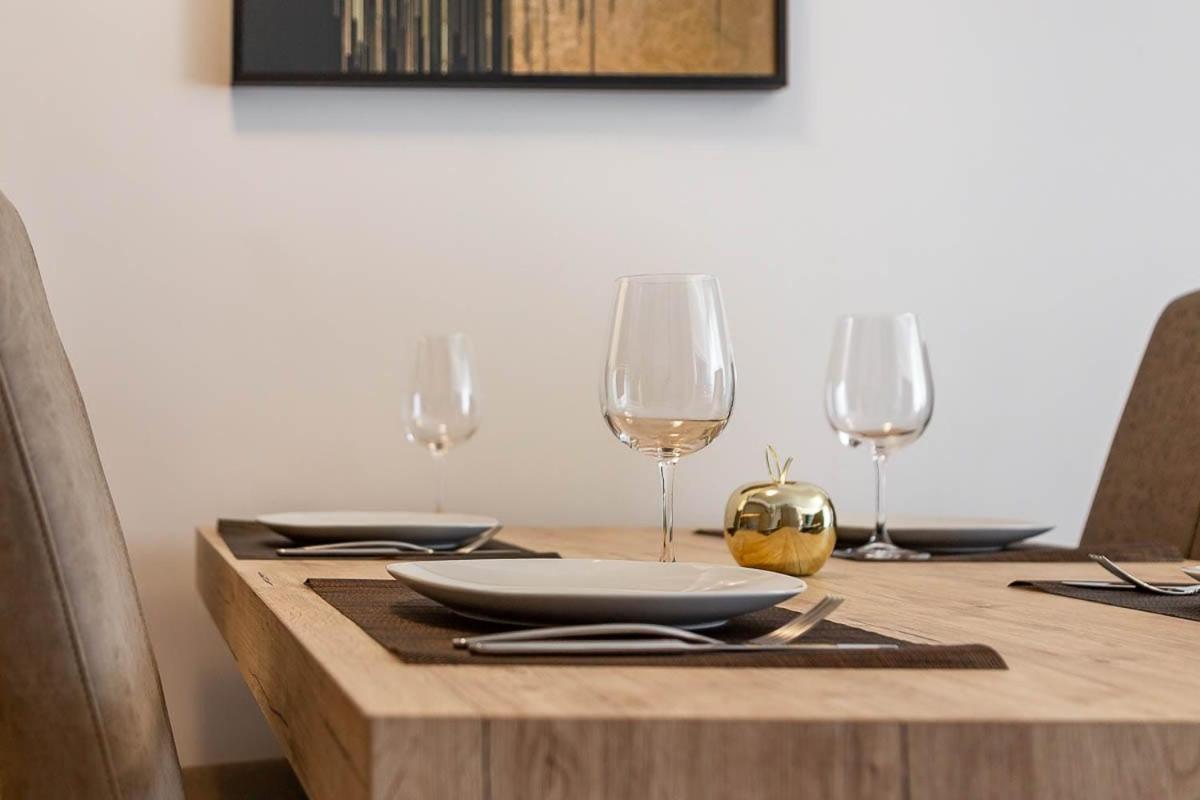 Free Parking Besta 10 Minutes Away Private Terrace And Garden View Apartment Milan
