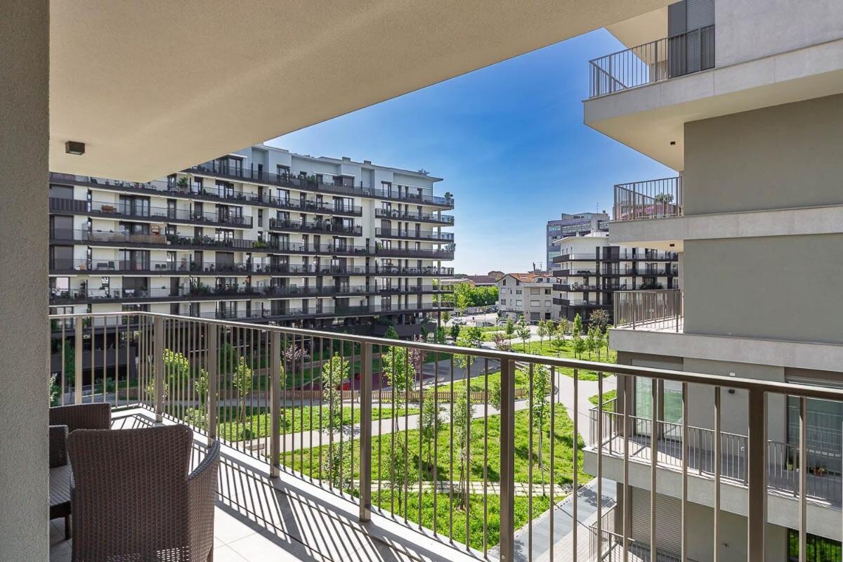 Free Parking Besta 10 Minutes Away Private Terrace And Garden View Apartment Milan